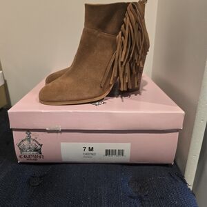 Crown Vintage Women's Tan Fringe Ankle Boots